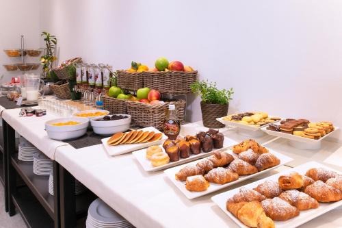 CDH Hotel Modena - image 6