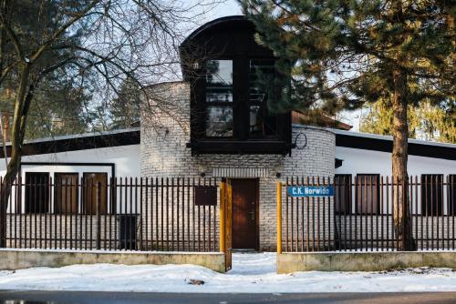 Зовнішній вигляд готелю, Villa Lulu Piaseczno in Пясечно