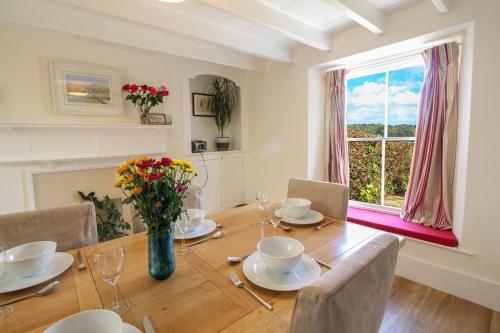 Rosslyn Cottage - image 5