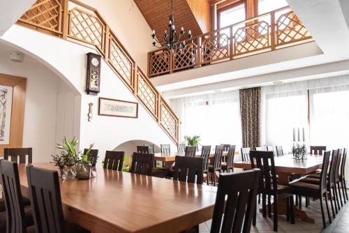 Restaurant, Hetenyi Apartmanhaz es Birtok in Mecseknadasd