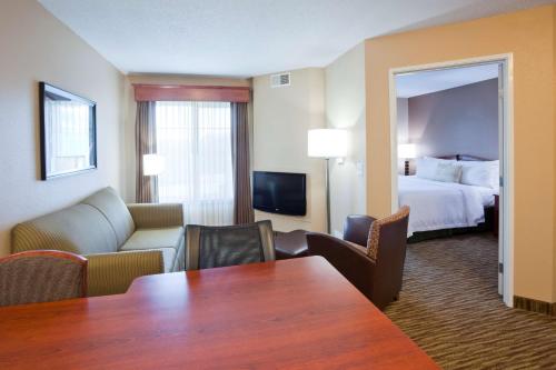 GrandStay Residential Suites Hotel - Eau Claire