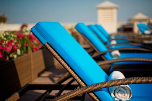 Swimming pool, Warwick Doha Hotel in Al Sadd