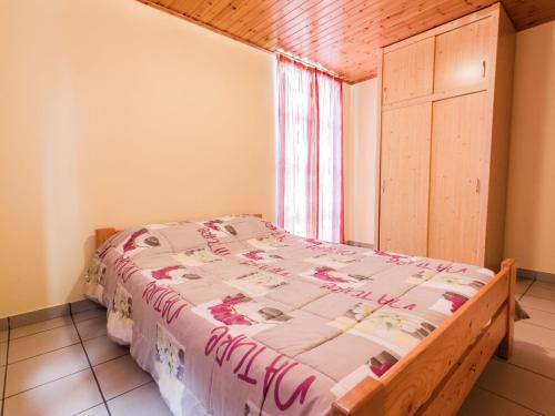  Tidy holiday home with a terrace located in the Ourthedal in Wibrin