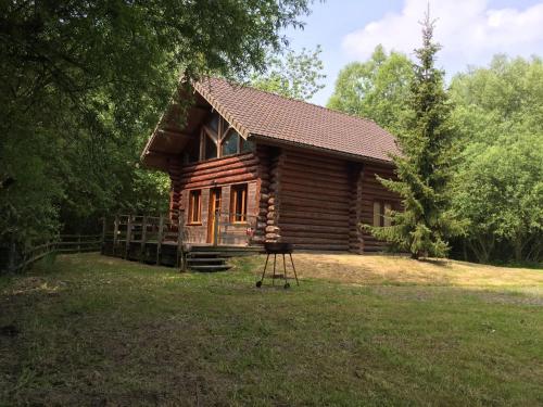 Cosy Chalet in Quend Plage les Pins with Barbecue