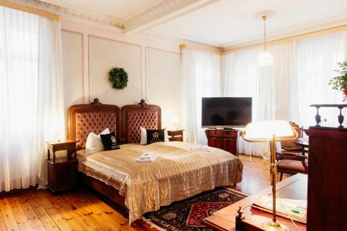 Hotel & Restaurant "Deutscher Kaiser" Room Type - Suite - Historical Building