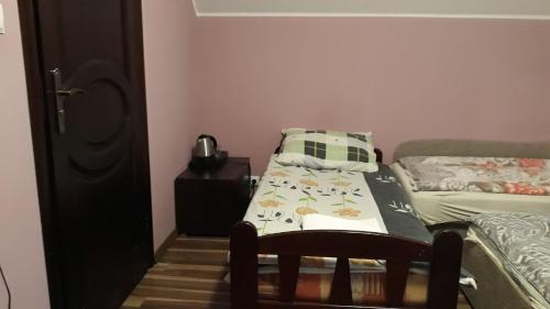 4 twin beds