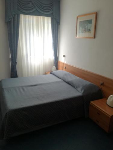 Double or Twin Room image 3
