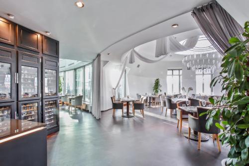 Dancing House - Tančící dům hotel - image 10