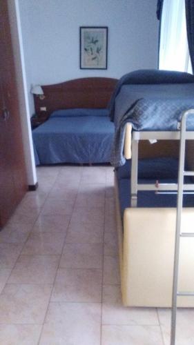 Triple Room image 3