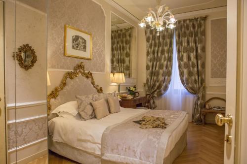 Deluxe Double Room image 4