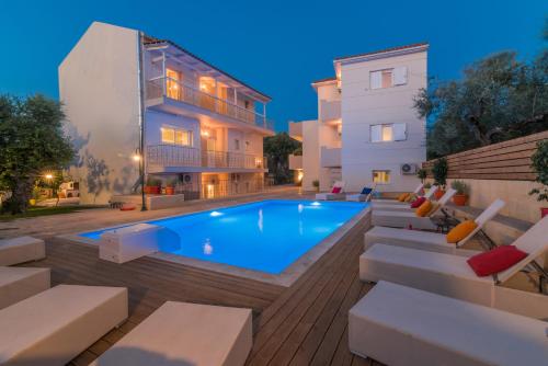 Asante Group Holiday Homes Asante Group Holiday Homes is a popular choice amongst travelers in Zakynthos Island, whether exploring or just passing through. The property offers a high standard of service and amenities to suit th