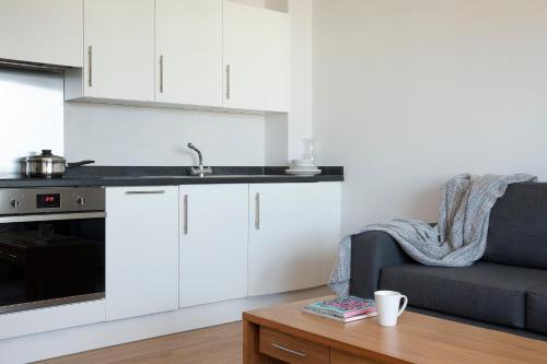SACO Aparthotel Farnborough - image 10