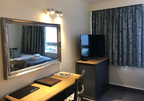 Hotel Wroxham - image 2