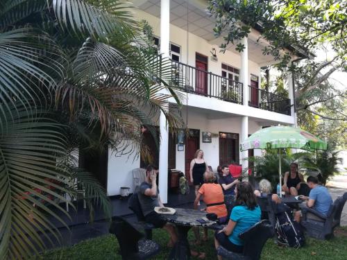 Takeshi Inn, Dambulla