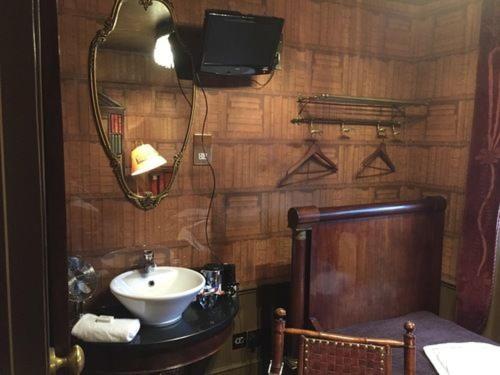modoc inn 1216 north main street alturas ca united states us ca 96101 channel stay bassura city apa