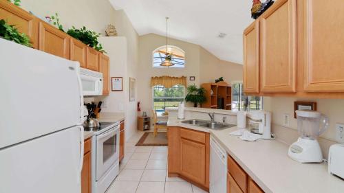Waterside Villa - image 12