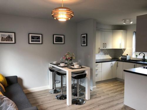 City Centre Townhouse-3 Bedrooms & Parking - BHR Apartments - image 13