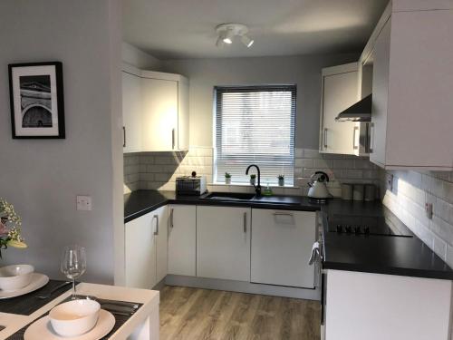 City Centre Townhouse-3 Bedrooms & Parking - BHR Apartments - image 11