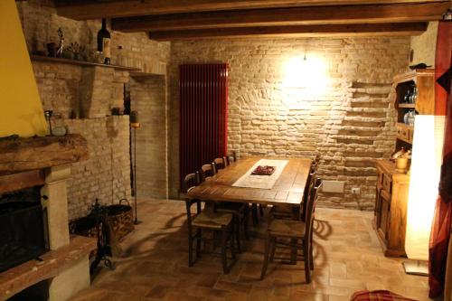  Il nido della rondine, appartamento nel borgo medievale in Cartoceto