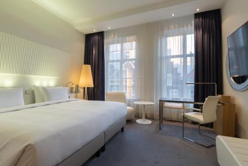 Premium Double or Twin Room image 5
