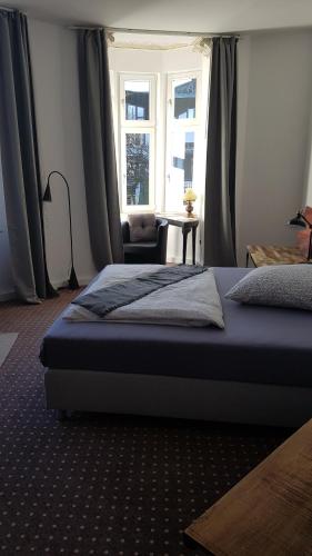 루덴샤이트 Schillers Hotel & Café - GARNI - (Schillers Hotel & Cafe - GARNI -) 호텔 스위트룸
