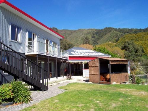 A szálláshely kívülről, Tombstone Motel, Lodge & Backpacker in Picton