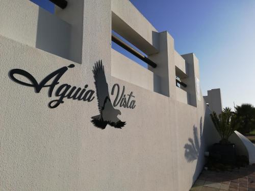 Aguia-Vista Couples Haven, Views, Pool, Beach Walk