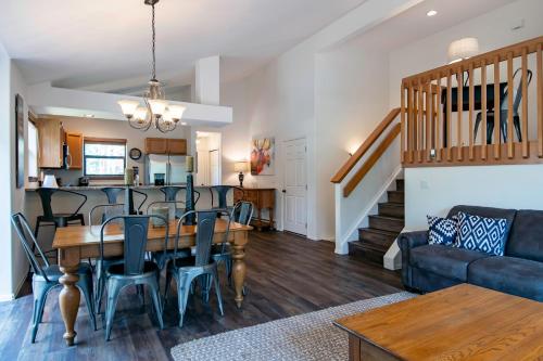 Park Forest Moose Pad Townhome: Hot Tub On Shuttle Route - image 3