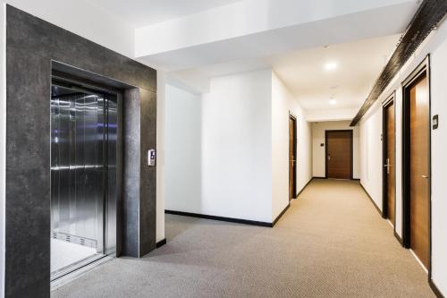 G Suites Luxury Rentals - image 3