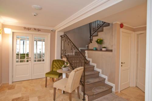 Uphill Residence - image 3