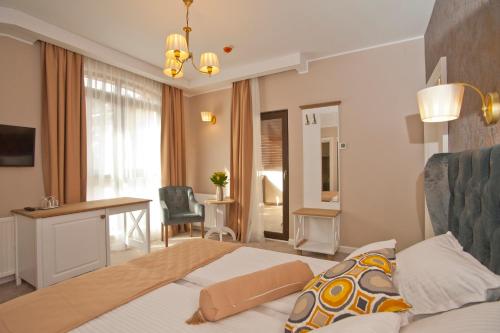 Uphill Residence - image 11