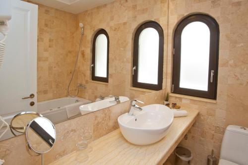 Uphill Residence - image 14