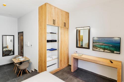 G Suites Luxury Rentals - image 4