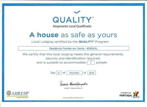  Residência familiar em Oeiras in Linda-a-Pastora