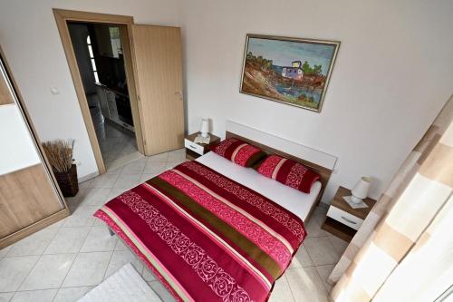 Apartments by the sea Sucuraj, Hvar - 11228
