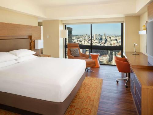 King Room image 4
