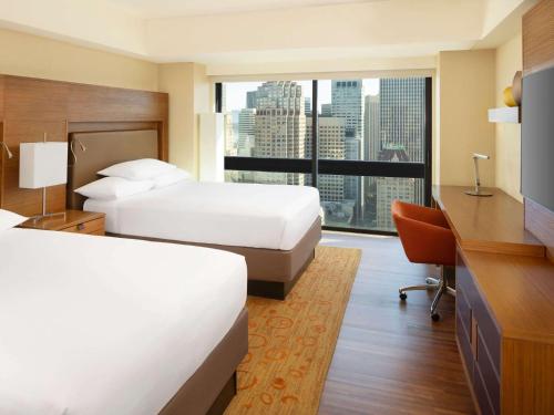 Double Room with Two Double Beds - Club Access image 4