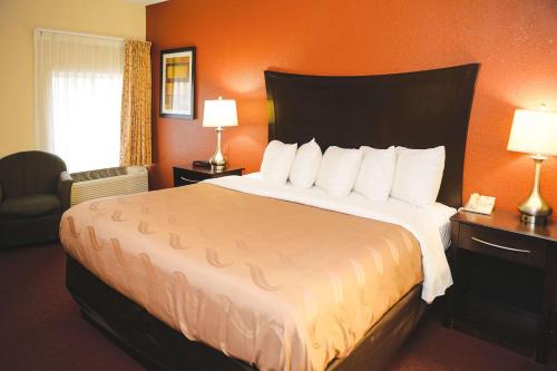 Quality Inn & Suites Starlite Village Conference Center