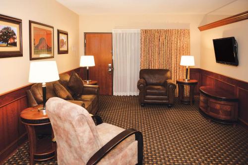 Quality Inn & Suites Starlite Village Conference Center