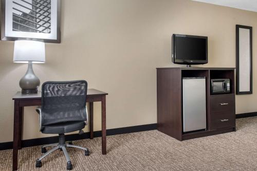 Quality Inn & Suites Lebanon I-65