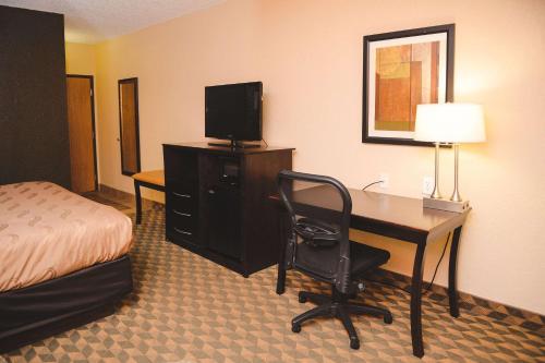 Quality Inn & Suites Ames Conference Center Near ISU Campus