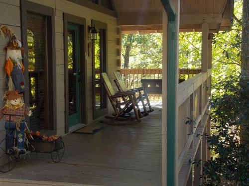 Cuddle Up Cabin - image 3