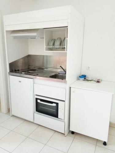virtuve, Elatos Apartments in Kleitoria (Akhaia)