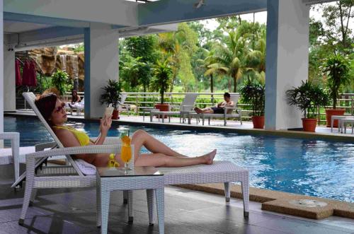 Swimming pool, Amansari Residence Resort near Universiti Kuala Lumpur @ Bandar Seri Alam