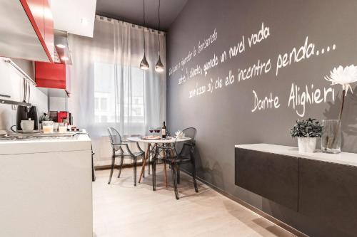 Ugo Bassi Apartments 5