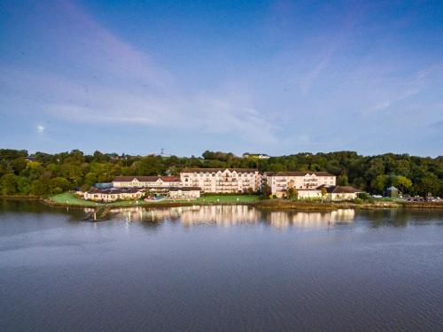 Ferrycarrig Hotel - image 2