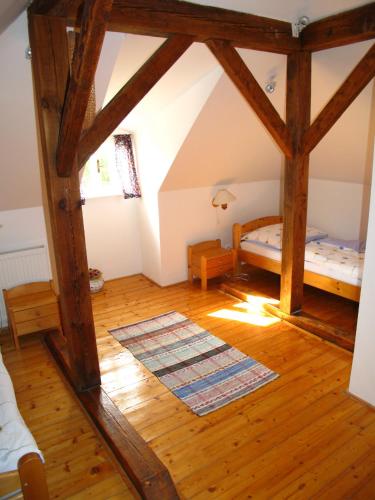 2 twin beds, 2 sofa beds
