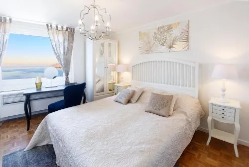 Elegant Apartment with Stunning Lake View in Montreux, Schweiz