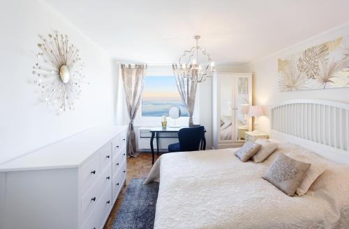  Elegant Apartment with Stunning Lake View in Montreux