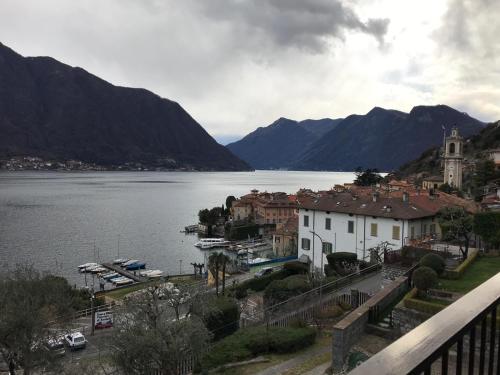 Balcony/terrace, Big Apartment with Lake View and Three Bedrooms in Sala Comacina